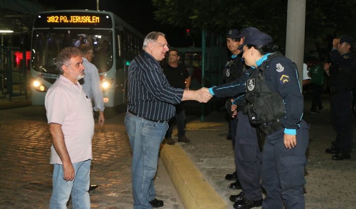 Por meio do Vice-prefeito Moroni Torgan, Prefeitura garante normalização do serviço de transporte público na Capital