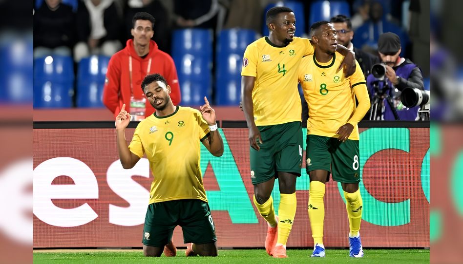 Jogador cristão ajoelhado orando.